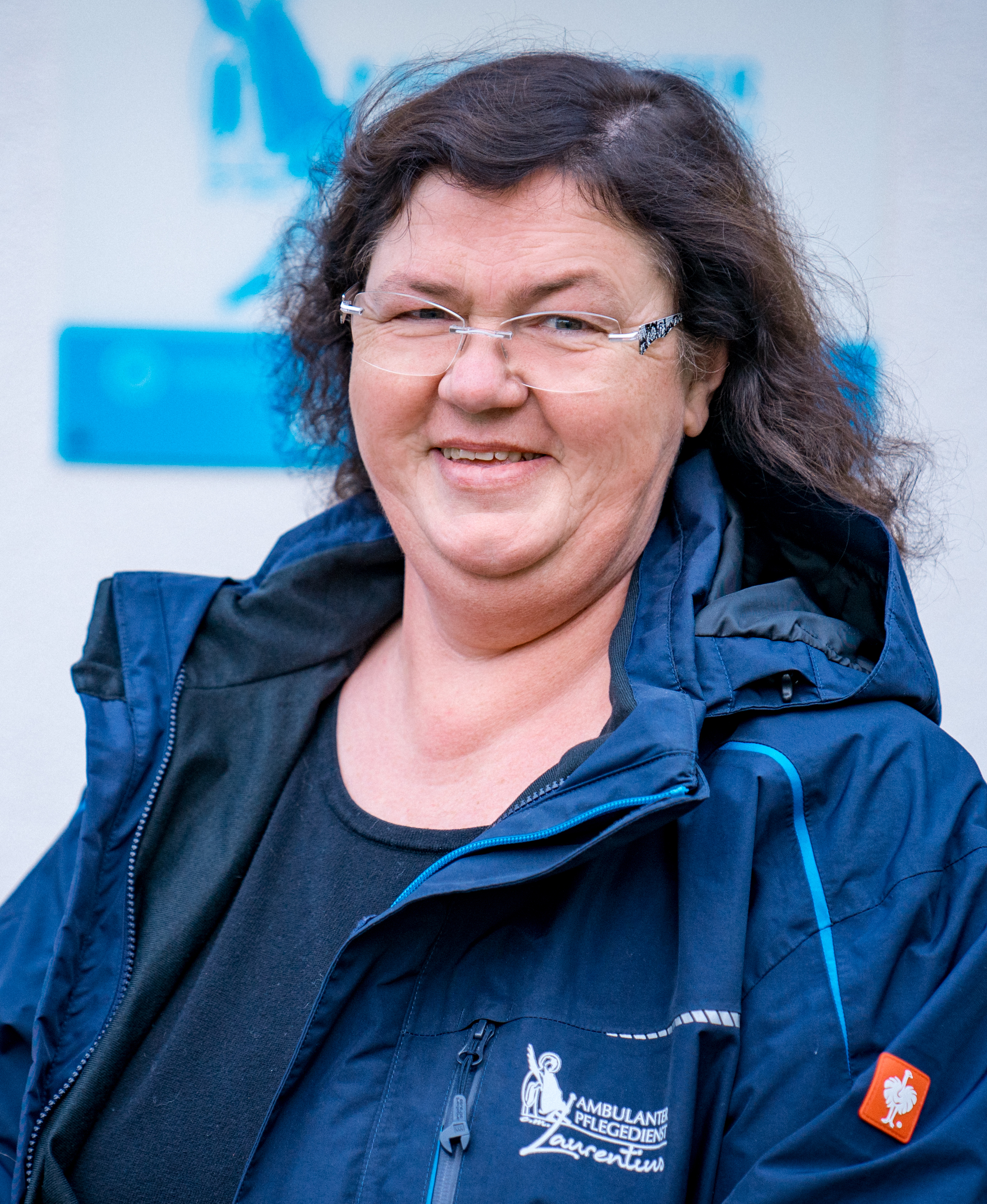 Porträt von Geschäftsführerin Cornelia Müller vom Ambulanten Pflegedienst Laurentius CM GmbH in Nettersheim.