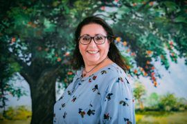 Portrait von Andrea Nelles, Geschäftsführerin der Eifeler Tagespflege GmbH in Bad Münstereifel-Wald.